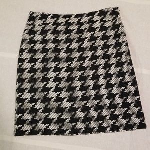 Talbots Houndstooth Pattern Skirt Black/Off White